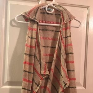 Maurice’s women’s light weight sleeveless vest